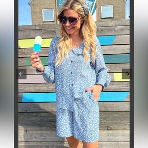 Ichi Shorts floral high waisted - Little Boy Blue Outline
Flower